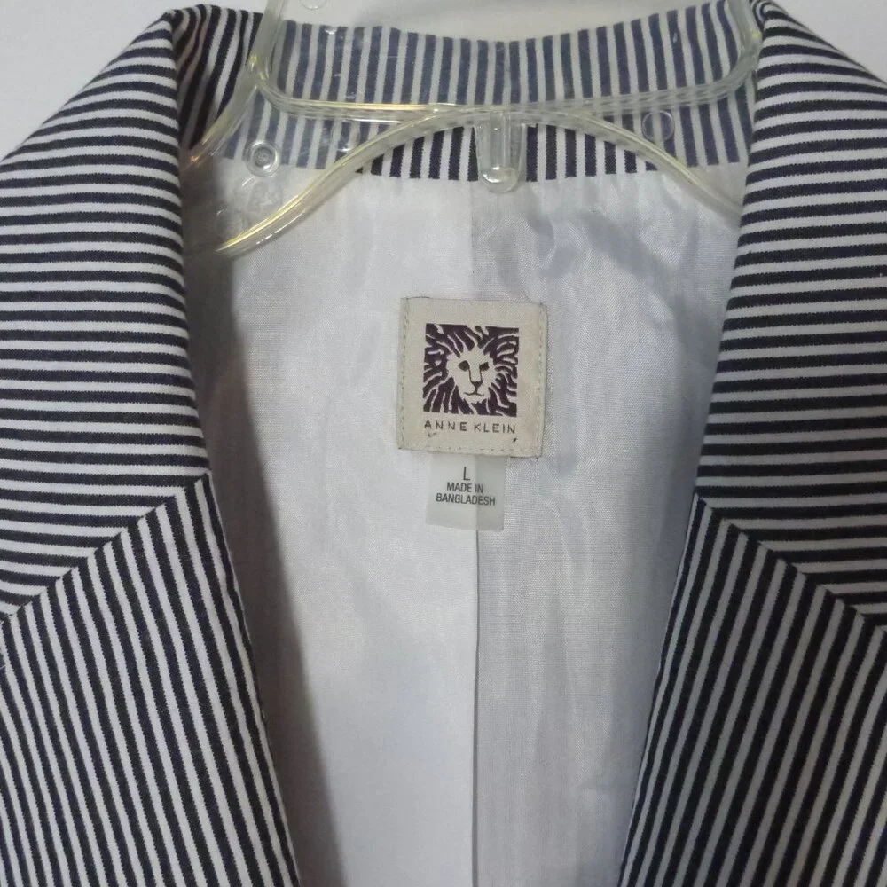 Women's Anne Klein Navy and White Striped Seersucker Blazer - Picture 3 of 9